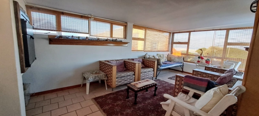 To Let 5 Bedroom Property for Rent in Vermont Western Cape